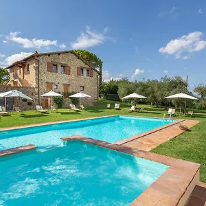 https://fattoria-querceto.it-tuscanyhotel.com